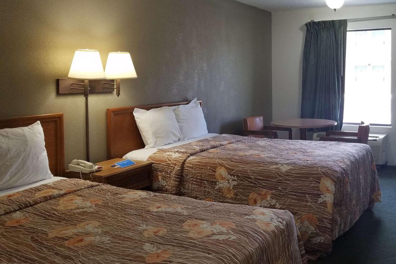 Travelers Inn & Suites Sumter Εξωτερικό φωτογραφία
