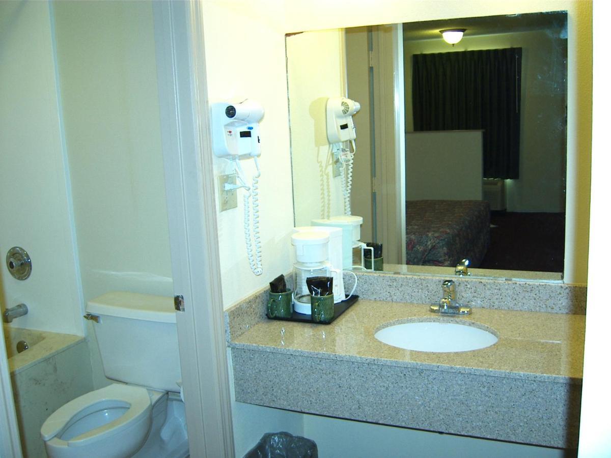 Travelers Inn & Suites Sumter Εξωτερικό φωτογραφία
