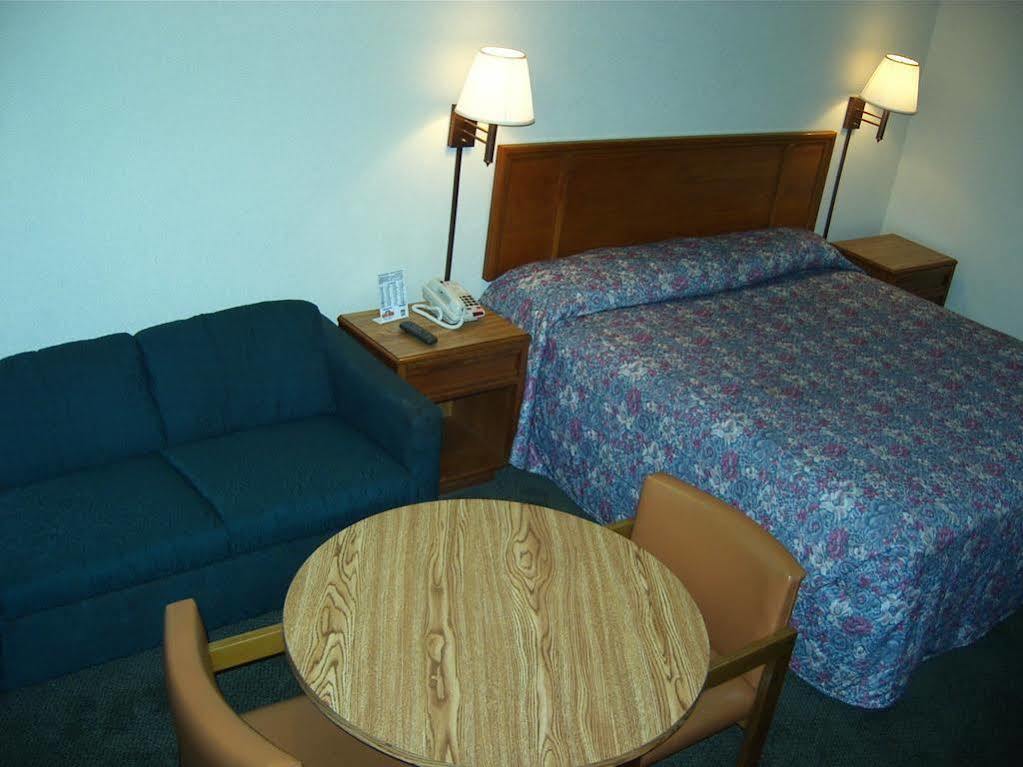 Travelers Inn & Suites Sumter Εξωτερικό φωτογραφία